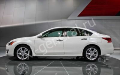 Лобовое стекло Nissan Altima V